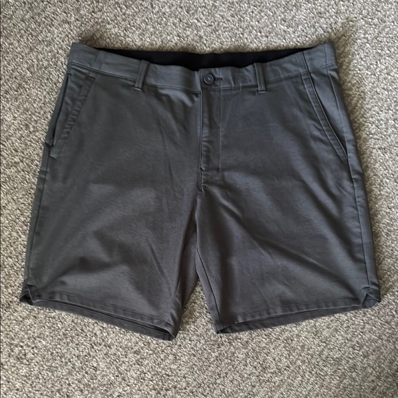 Tommy Bahama Gray Flat Front Shorts - Picture 1 of 7